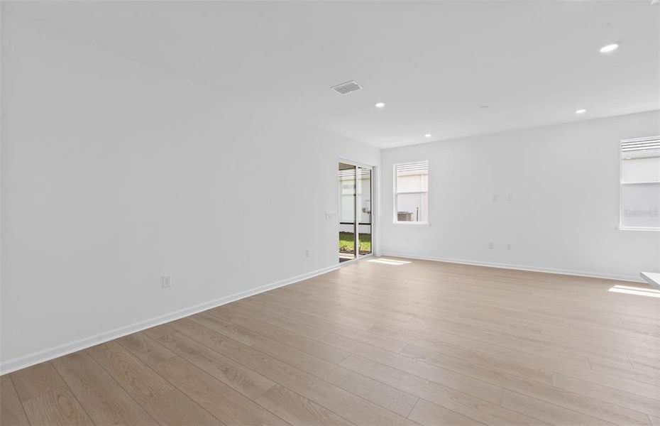 Spacious, unfurnished interior of a new home in , Bradenton (Image 22). Spacious, unfurnished interior of a new home in , Bradenton (Image 22).