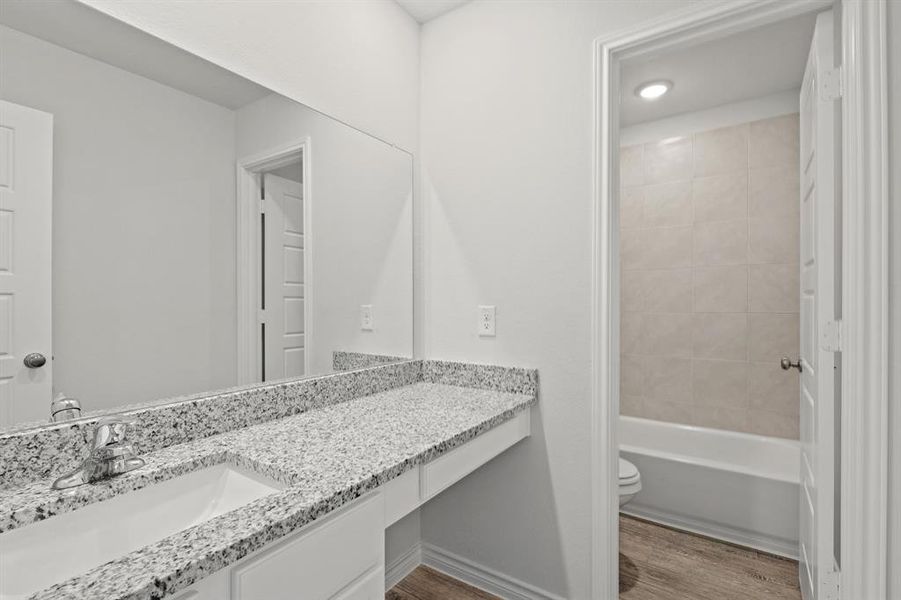 Furnished interior view inside a new home in Sycamore Landing, Fort Worth (Image 7). Furnished interior view inside a new home in Sycamore Landing, Fort Worth (Image 7).