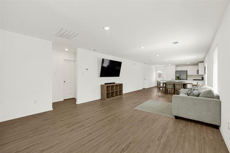 Spacious, unfurnished interior of a new home in Townsend Reserve: Cottage Collection, Splendora (Image 16). Spacious, unfurnished interior of a new home in Townsend Reserve: Cottage Collection, Splendora (Image 16).