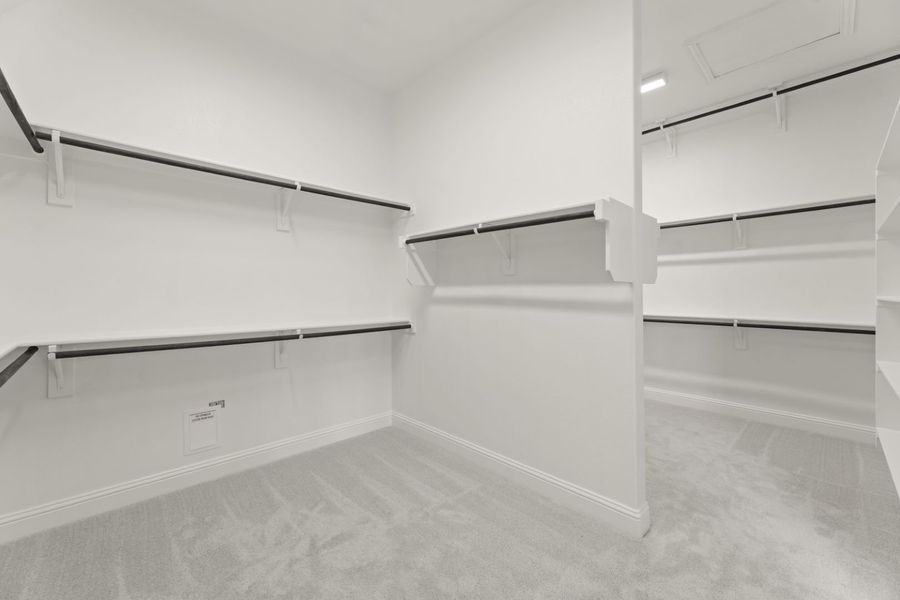 Representative unfurnished interior of a home built from the Southport by Windsor Homes in Ridge Pointe Estates, McLendon-Chisholm (Image 27).