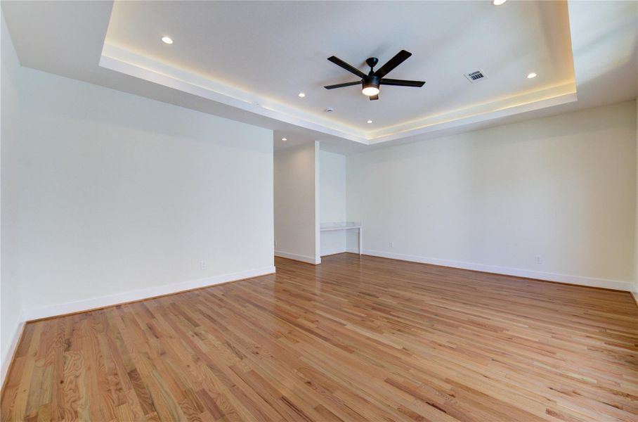 Spacious, unfurnished interior of a new home in , Houston (Image 34).