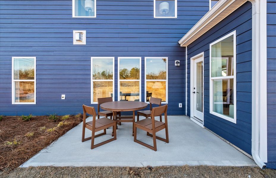 Representative exterior details of a home built from the Continental by Pulte Homes in Elmbrook, Matthews (Image 29).