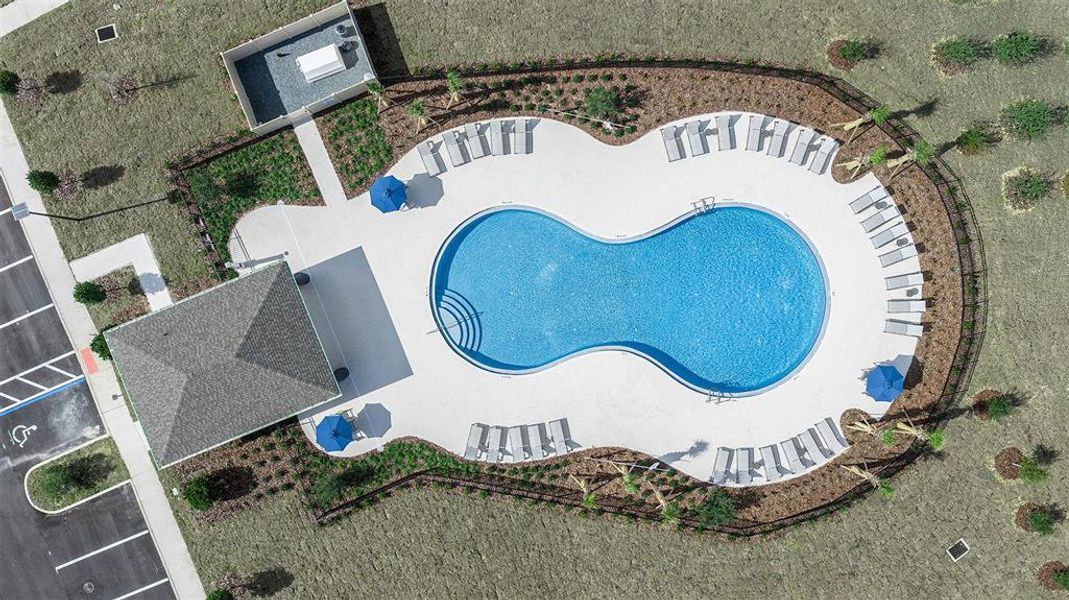 Community amenities in Waterstone, Groveland (Image 12).