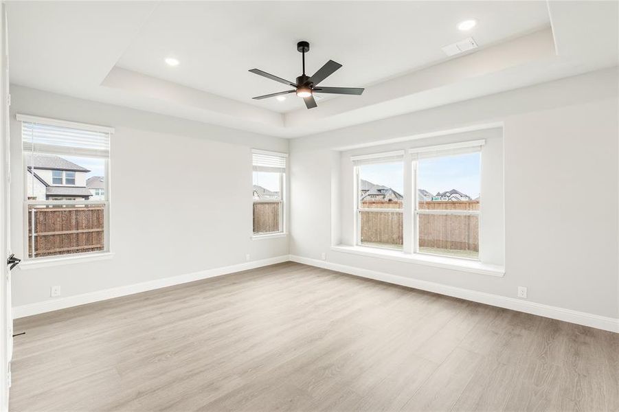 Spacious, unfurnished interior of a new home in Somerset Classic 70s & 80s, Mansfield (Image 26).
