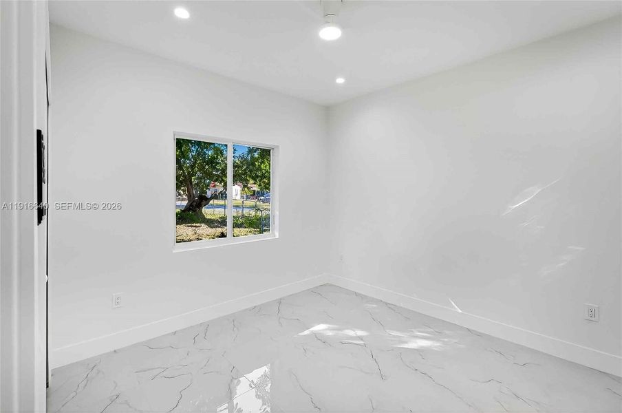 Spacious, unfurnished interior of a new home in , Miami (Image 43).