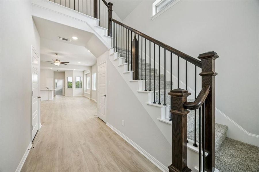 Spacious, unfurnished interior of a new home in Bel Air Village, Sherman (Image 9).