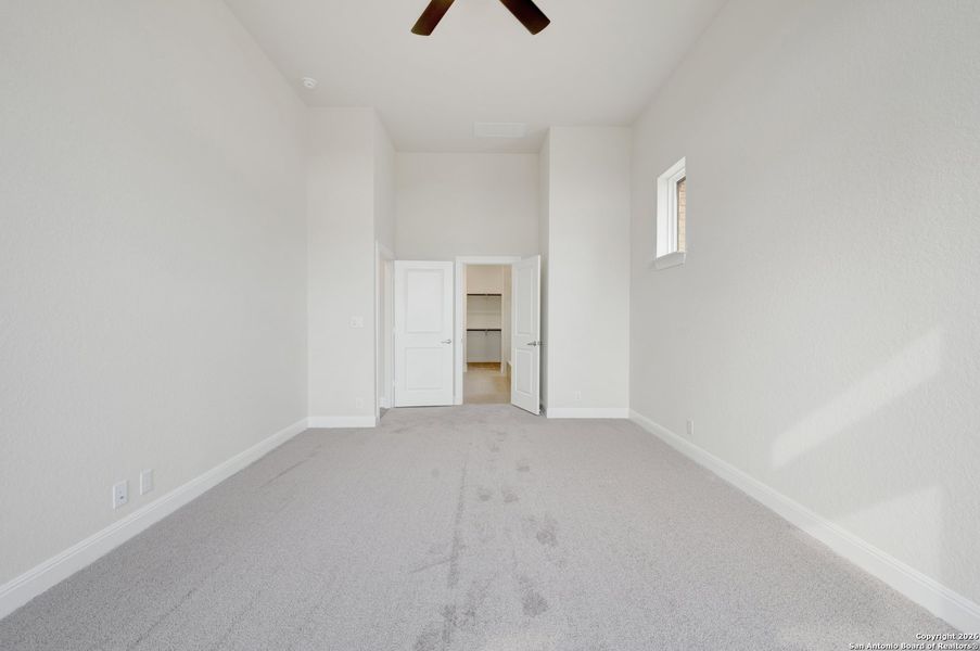 Spacious, unfurnished interior of a new home in Windsong - Reserve Series, Boerne (Image 38).