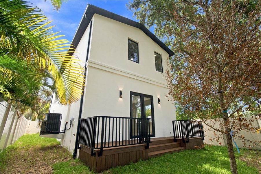 Exterior details and patio area of a home in , Tampa (Image 39).
