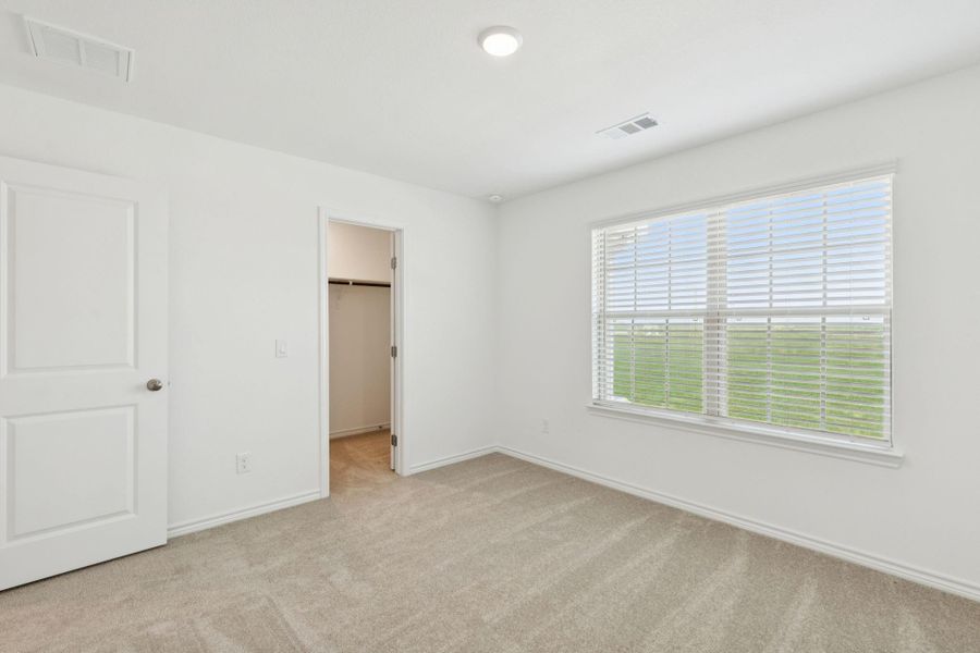Spacious, unfurnished interior of a new home in River Ranch, Dayton (Image 26).