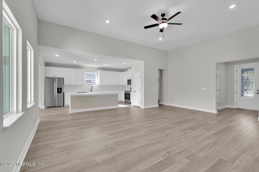 Spacious, unfurnished interior of a new home in , Jacksonville (Image 16).
