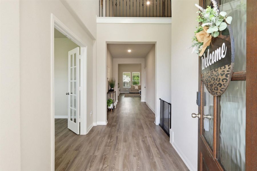 Furnished interior view inside a new home in Deer Trail Estates, Conroe (Image 13).