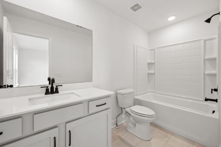 Secondary Bathroom | For representation purposes only. Options and layout may vary by community and home plan. Secondary Bathroom | For representation purposes only. Options and layout may vary by community and home plan.