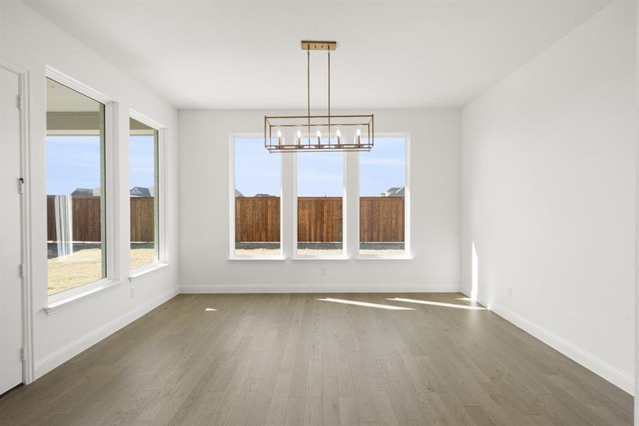 4728 Hawthorn Hills- Breakfast nook-1