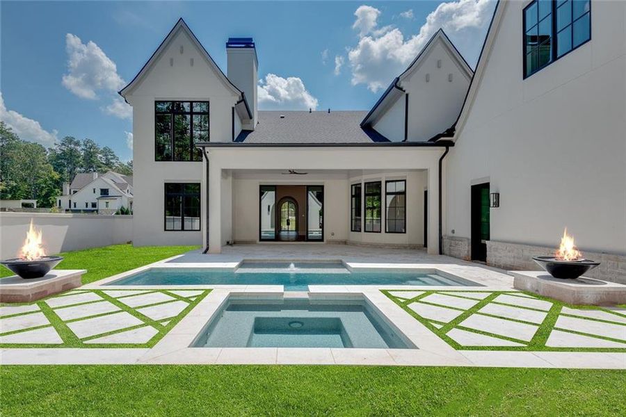 Exterior details and patio area of a home in , Alpharetta (Image 35).