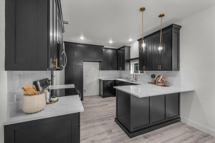 Furnished interior view inside a new home in , Granbury (Image 8).