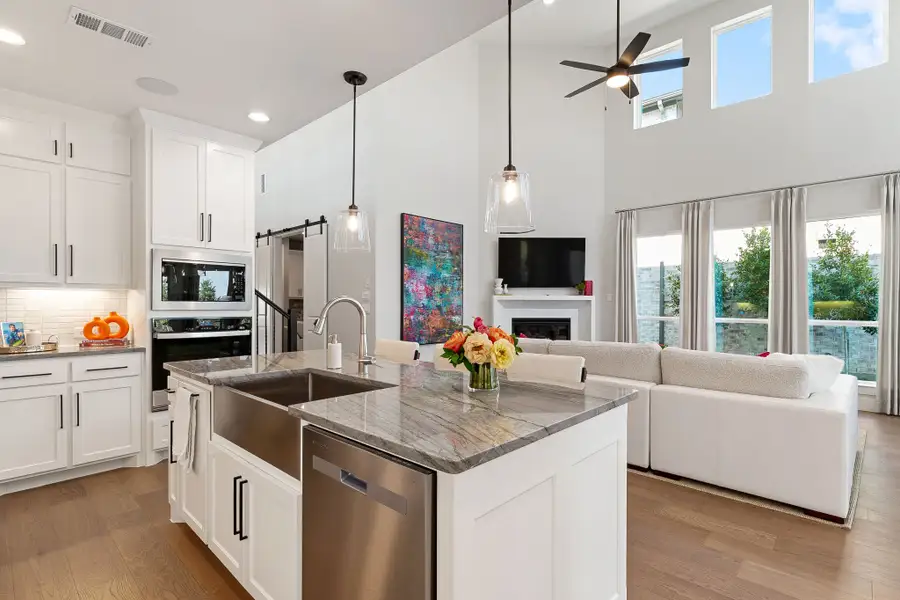 Plan 1542 Kitchen/Living Area Representative Photo by American Legend Homes Plan 1542 Kitchen/Living Area Representative Photo by American Legend Homes