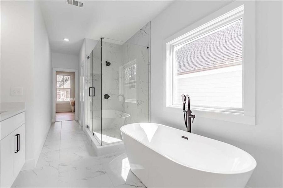 Furnished interior view inside a new home in , Gainesville (Image 8).