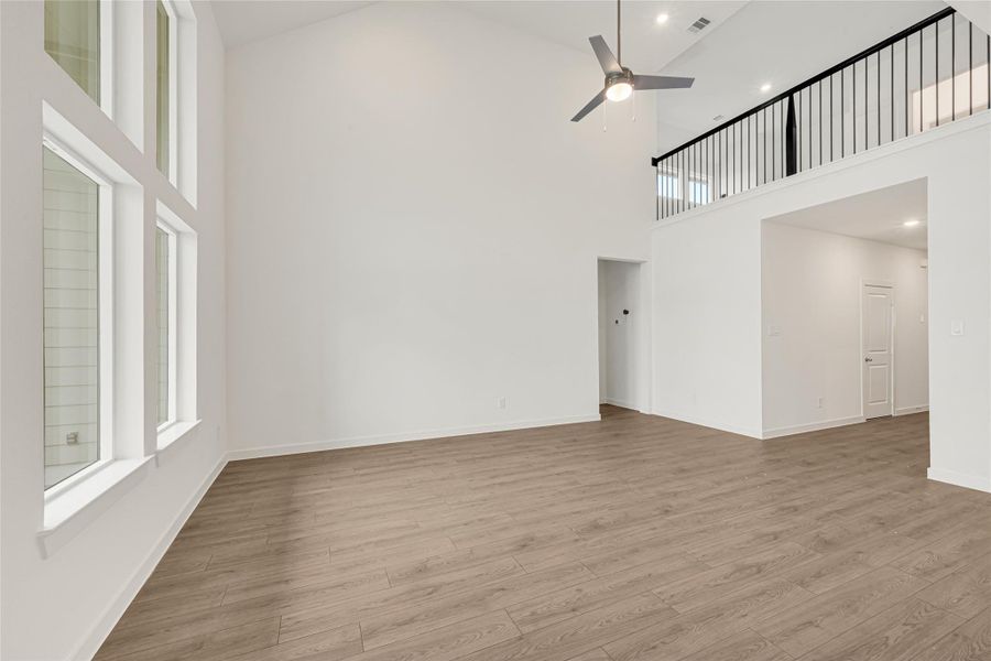 Spacious, unfurnished interior of a new home in Tamarron, Fulshear (Image 17).