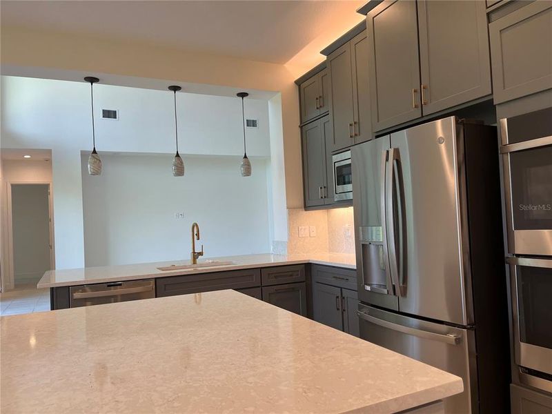 Spacious, unfurnished interior of a new home in , Wesley Chapel (Image 52).