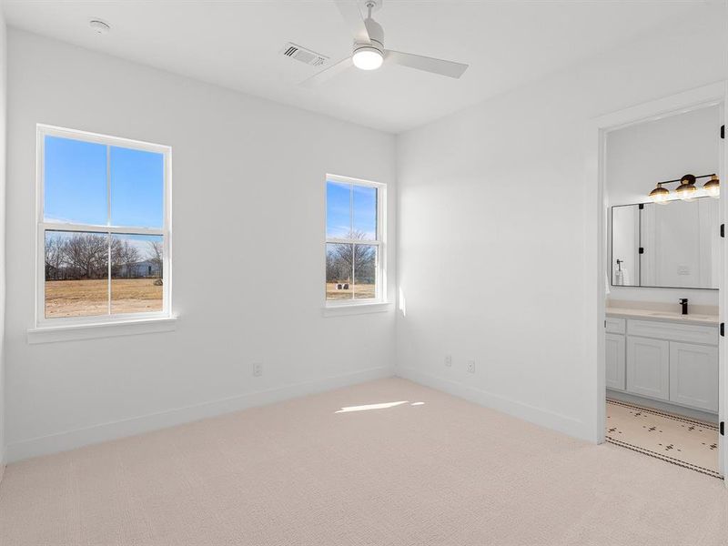 Spacious, unfurnished interior of a new home in , Gunter (Image 22).