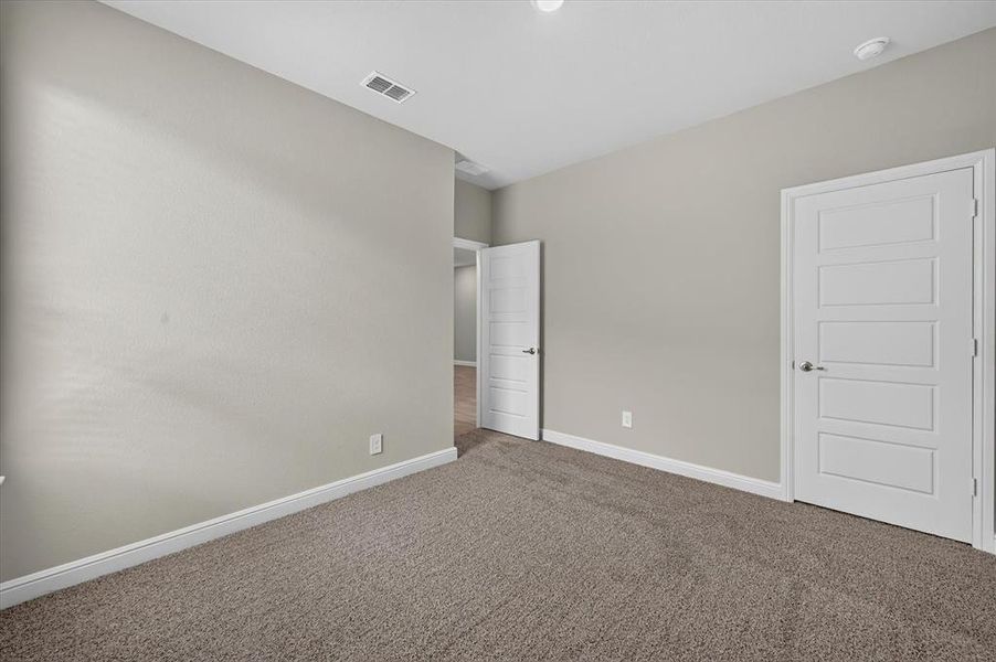 Spacious, unfurnished interior of a new home in , Justin (Image 21).