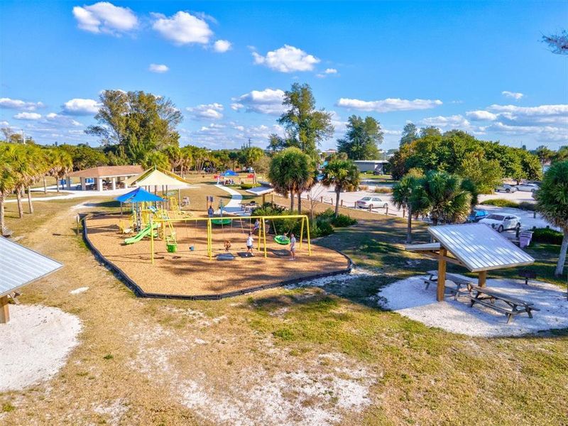 Community amenities in , Nokomis (Image 60).