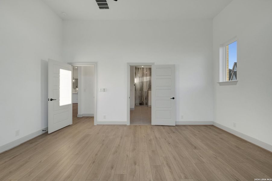 Spacious, unfurnished interior of a new home in Briggs Ranch – Signature Legacy Series, San Antonio (Image 11). Spacious, unfurnished interior of a new home in Briggs Ranch – Signature Legacy Series, San Antonio (Image 11).