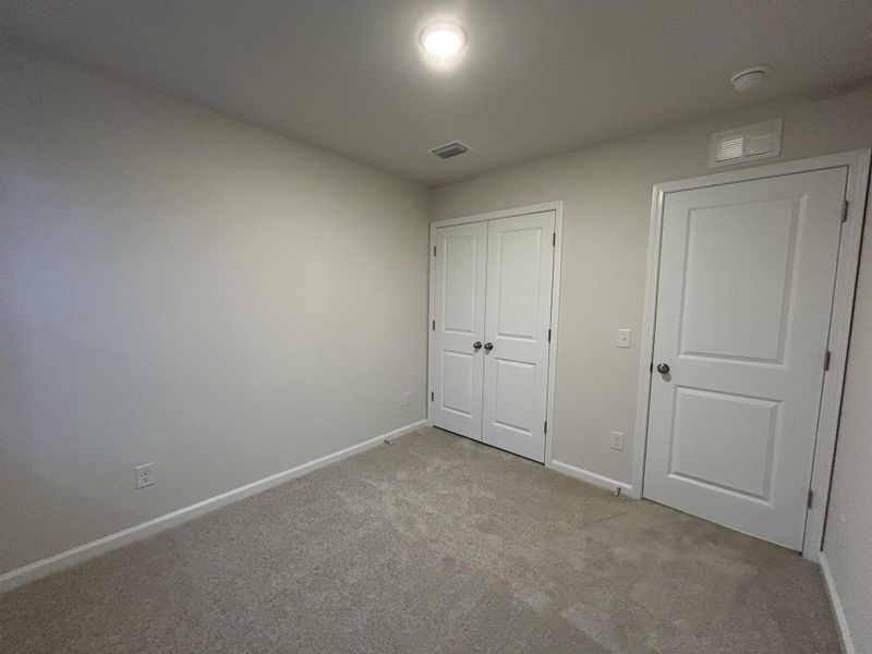 Spacious, unfurnished interior of a new home in , Summerville (Image 33).