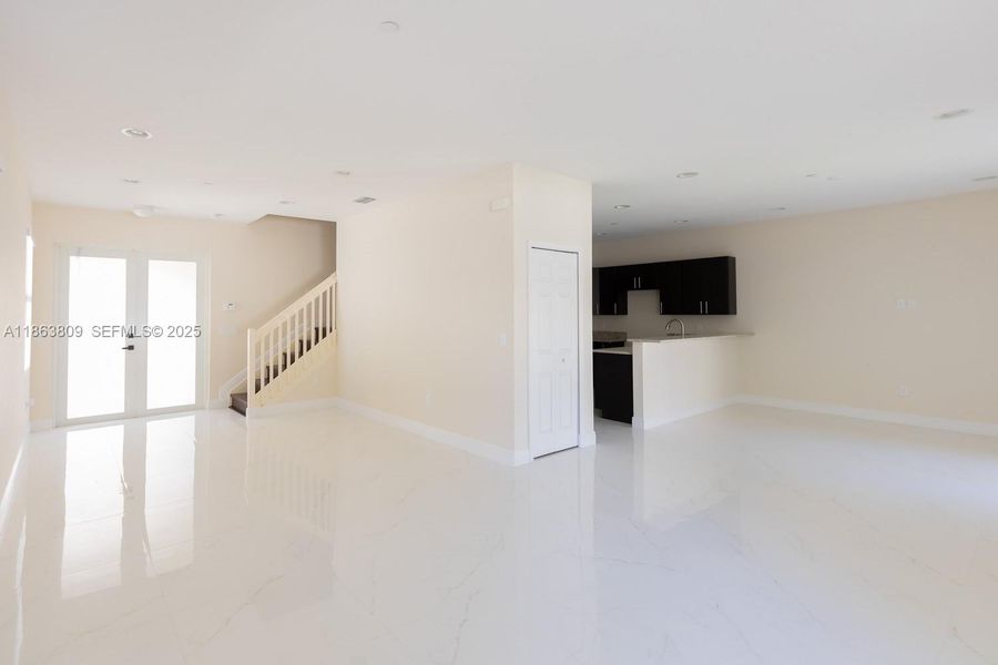 Spacious, unfurnished interior of a new home in , Tamarac (Image 69).