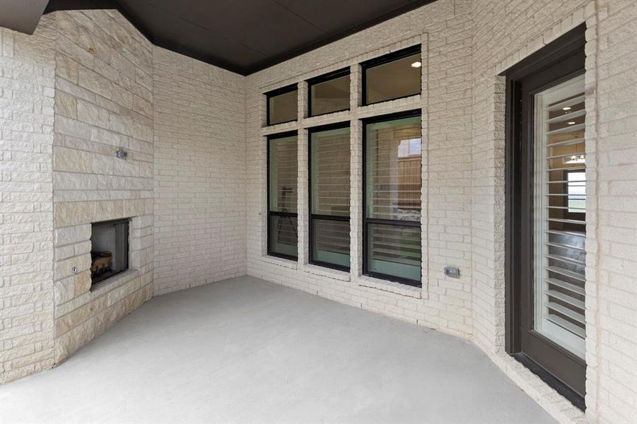 Exterior details and patio area of a home in Nelson Lake Estates, Rockwall (Image 4). Exterior details and patio area of a home in Nelson Lake Estates, Rockwall (Image 4).