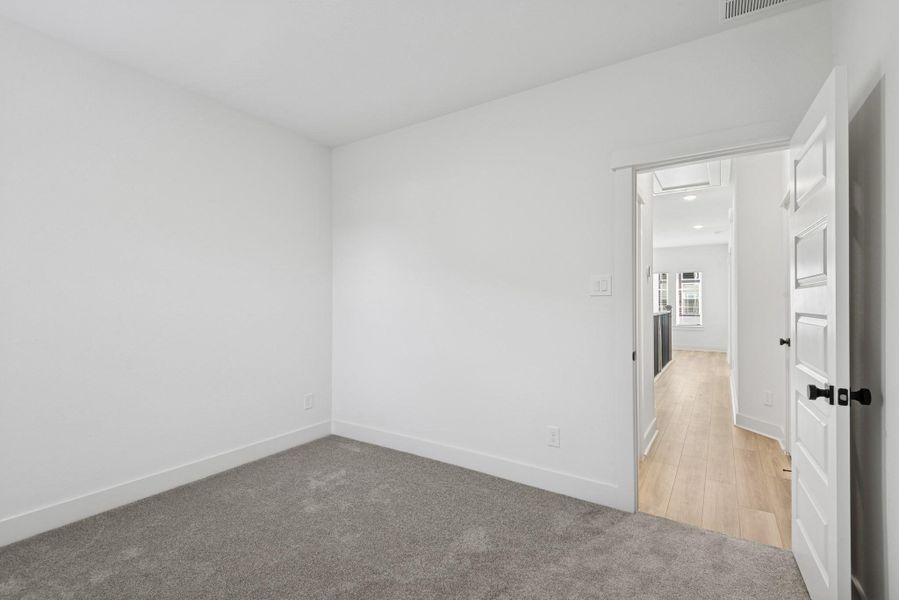 Spacious, unfurnished interior of a new home in Retreat at Oak Park, Houston (Image 10). Spacious, unfurnished interior of a new home in Retreat at Oak Park, Houston (Image 10).