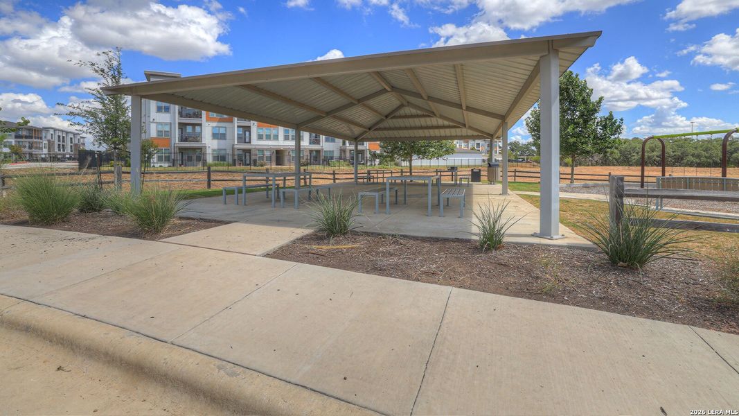 Community amenities in Paramount, Kyle (Image 33).