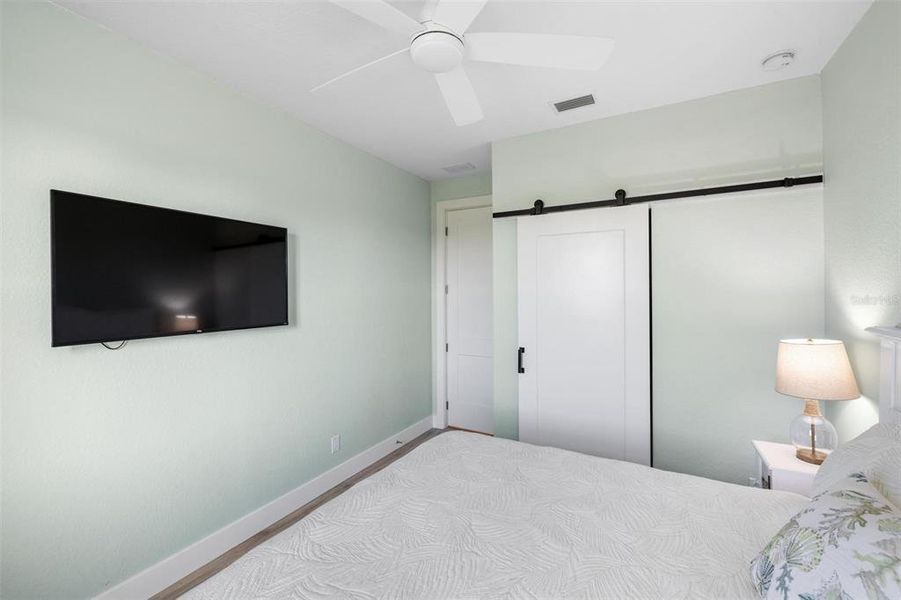 Spacious, unfurnished interior of a new home in , Placida (Image 18).