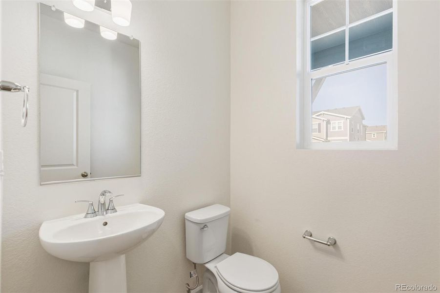 Furnished interior view inside a new home in Turnberry, Commerce City (Image 9).