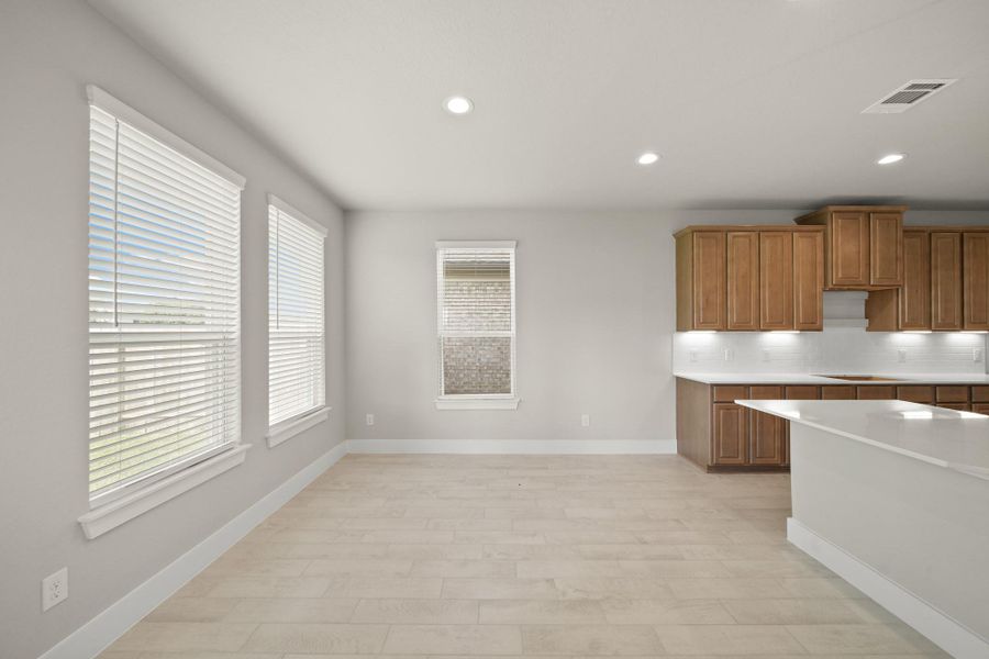 Spacious, unfurnished interior of a new home in Morton Creek Ranch, Katy (Image 20). Spacious, unfurnished interior of a new home in Morton Creek Ranch, Katy (Image 20).