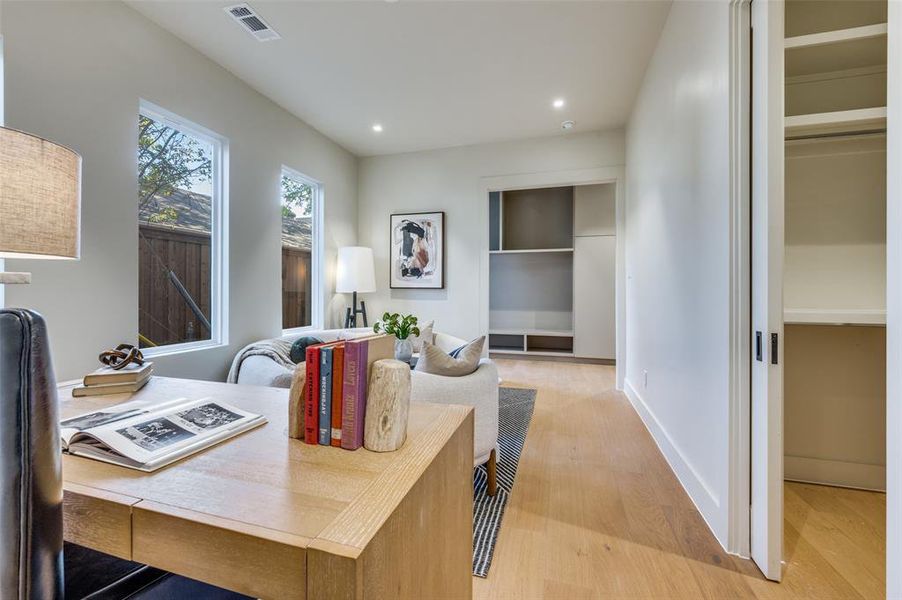Furnished interior view inside a new home in , Dallas (Image 8).