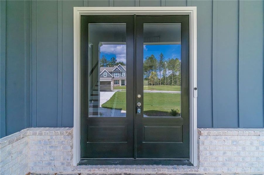 Exterior details and patio area of a home in , Loganville (Image 4).