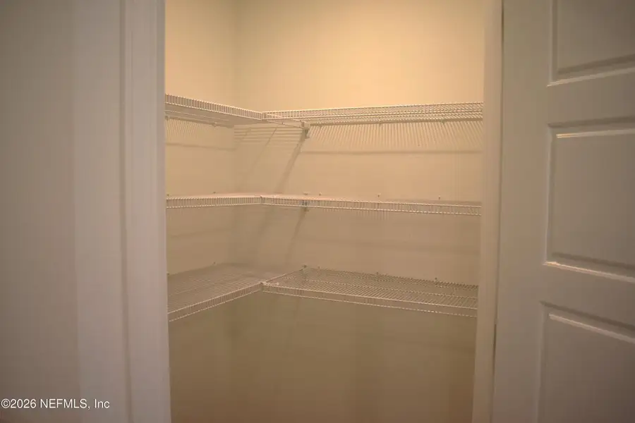 Spacious, unfurnished interior of a new home in Irongate Villas, Jacksonville (Image 25).