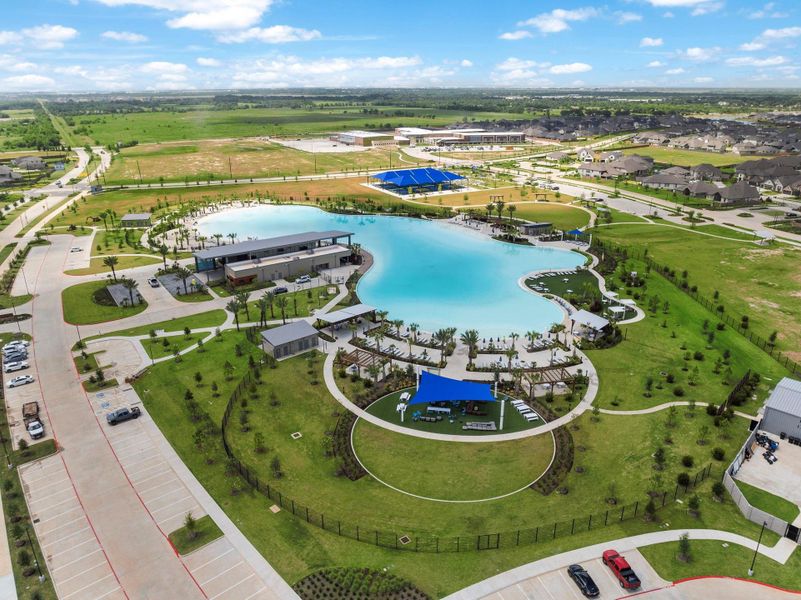 Community amenities in Sunterra, Katy (Image 32).