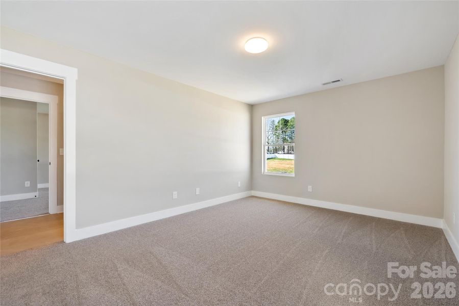Spacious, unfurnished interior of a new home in , Stanfield (Image 33).
