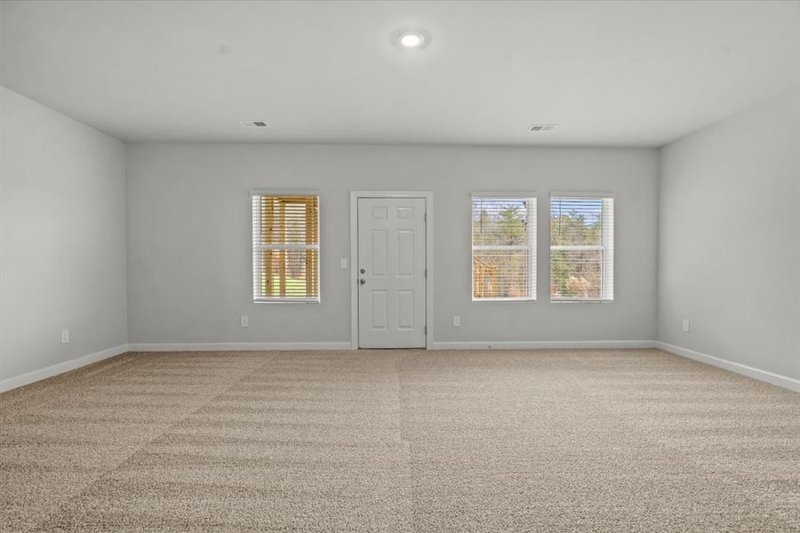 Spacious, unfurnished interior of a new home in Chatham Forest, Duncan (Image 18).