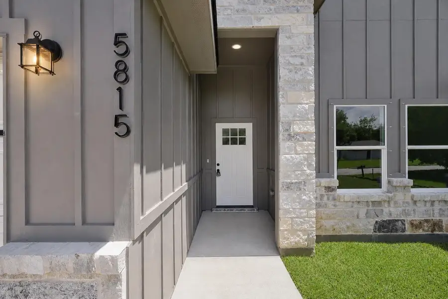 Welcome to 5815 Main Entrance Welcome to 5815 Main Entrance