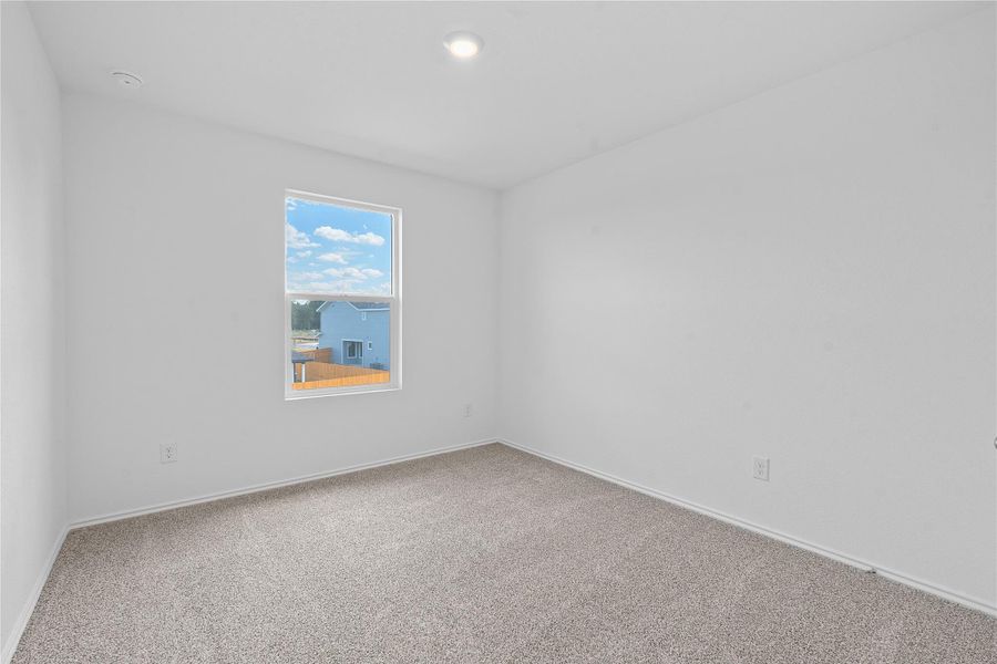 Spacious, unfurnished interior of a new home in Valverde, Bastrop (Image 16).