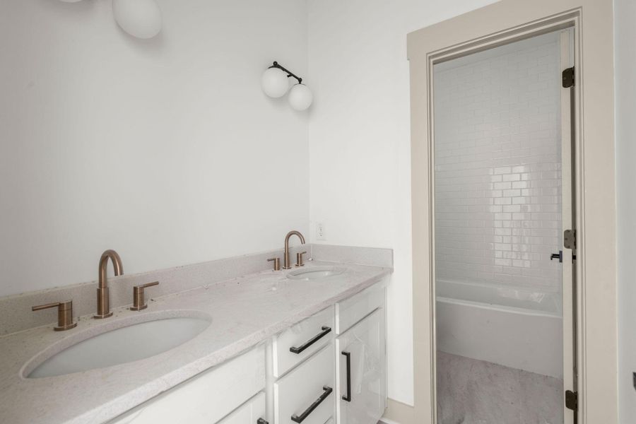 Image 42 of a home in .