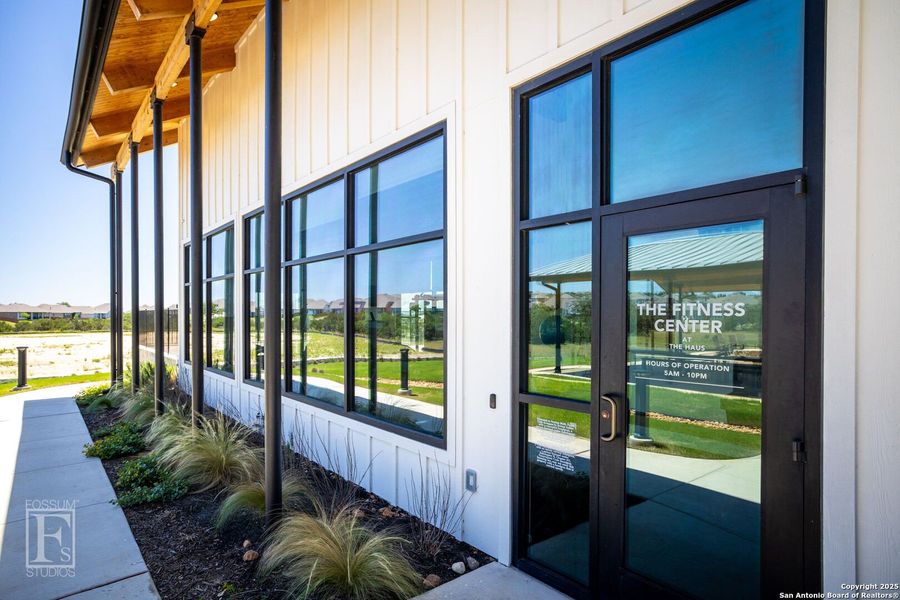 Exterior details and patio area of a home in , New Braunfels (Image 3).