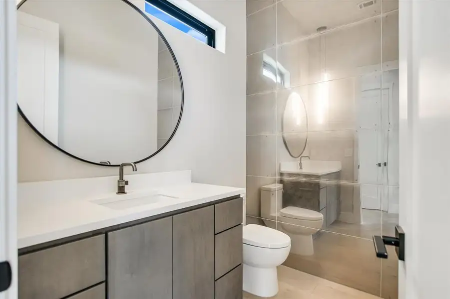 Furnished interior view inside a new home in , Horseshoe Bay (Image 9). Furnished interior view inside a new home in , Horseshoe Bay (Image 9).