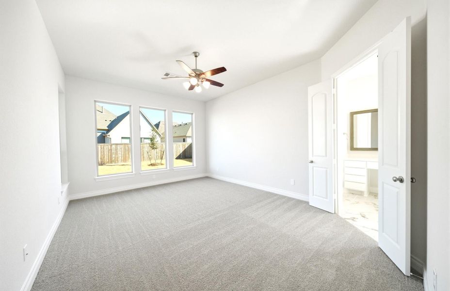 Spacious, unfurnished interior of a new home in Bridgeland 60′, Cypress (Image 28).