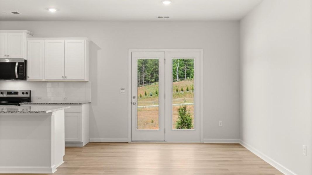 Spacious, unfurnished interior of a new home in Village at Pine Valley, Gainesville (Image 15).