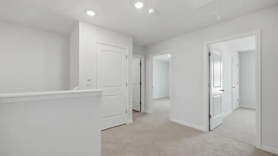 Spacious, unfurnished interior of a new home in Hughes Court, Dawsonville (Image 16).