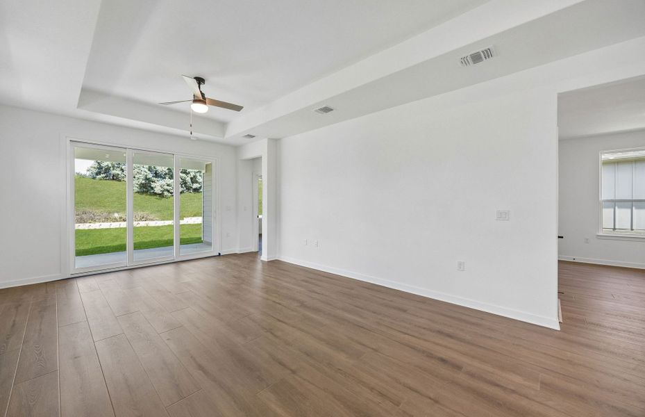 Spacious, unfurnished interior of a new home in Sun City Texas, Georgetown (Image 24).